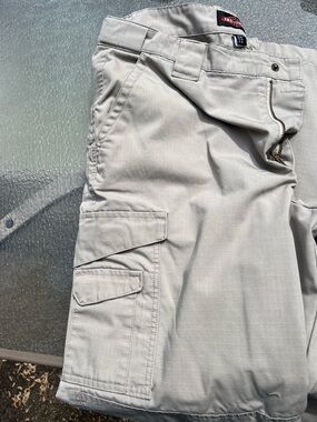 Light Gray Men's Cargo Pants with Multiple Pockets